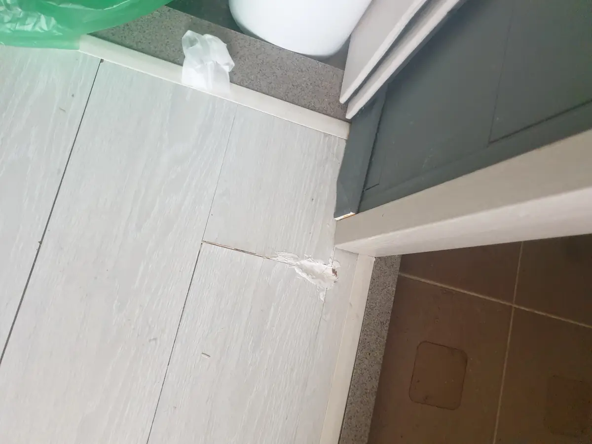 시공 전 - 주방 약품 자국 복원